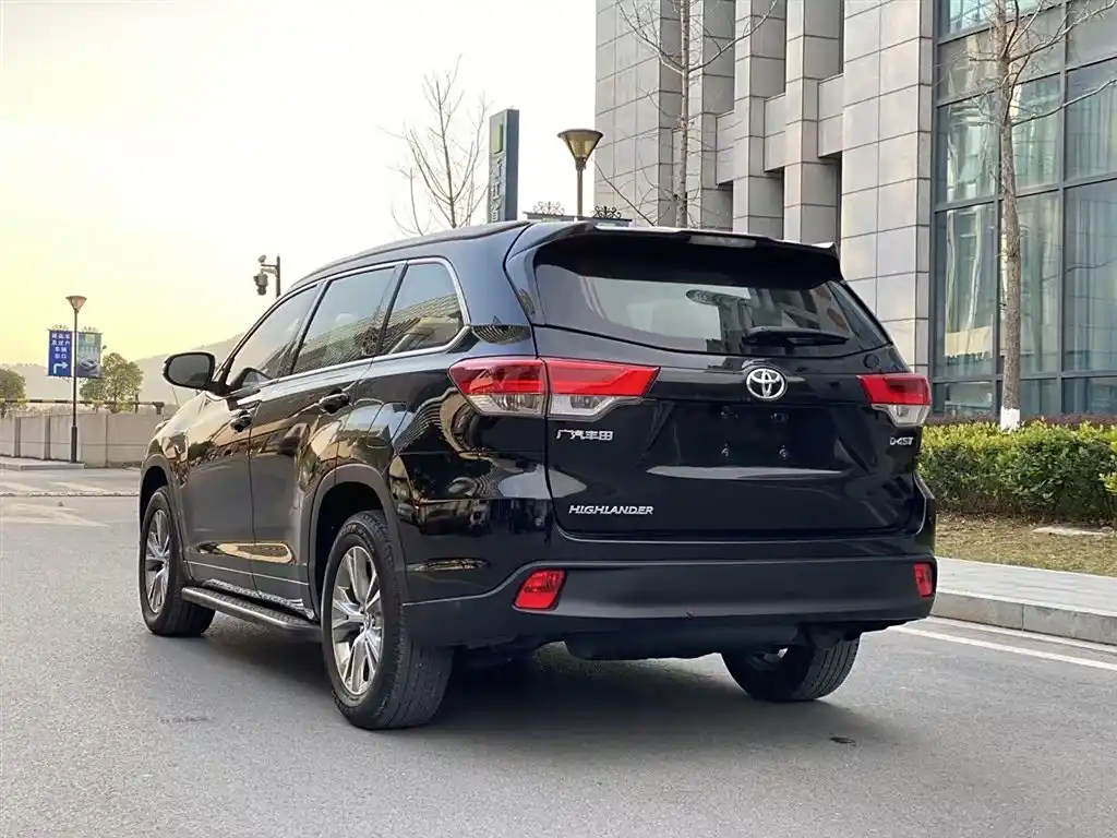 Toyota Highlander 2021