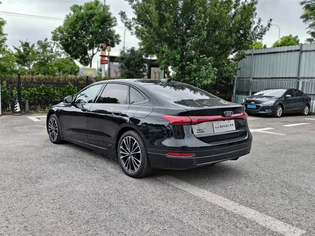 Audi e-tron 2025