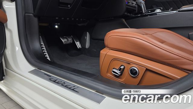 Maserati Ghibli 2021