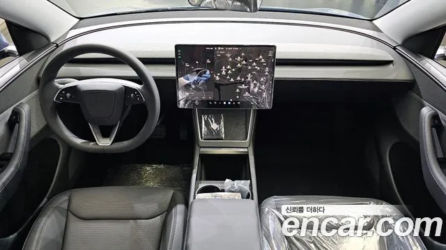 Tesla Model Y 2025