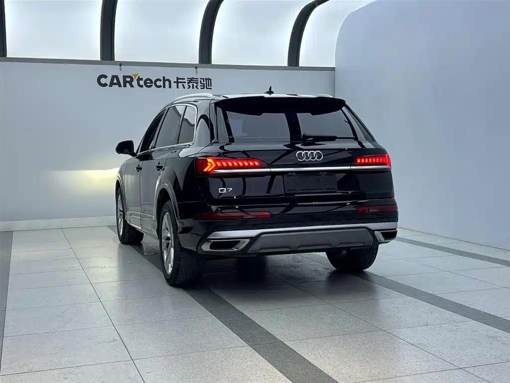 Audi Q7 2021