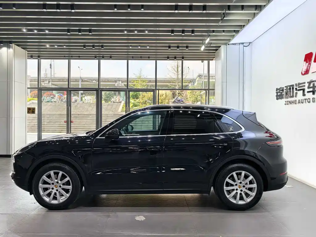 Porsche Cayenne 2021