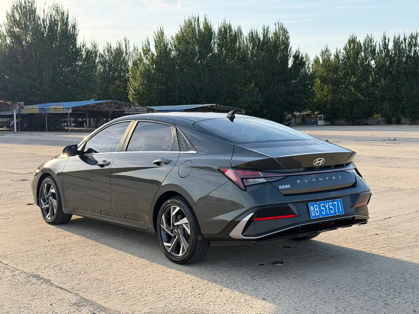 Hyundai Elantra 2023