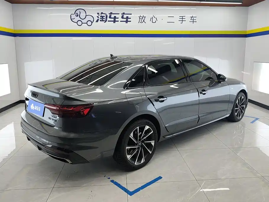 Audi A4 2023