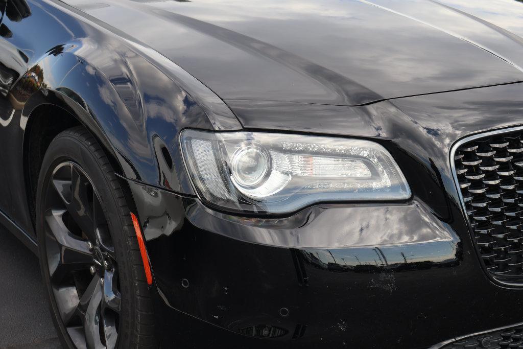 Chrysler 300 2023