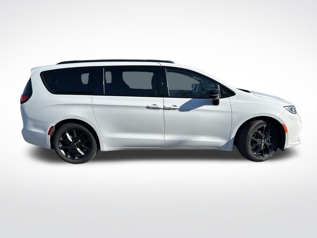Chrysler Pacifica 2025