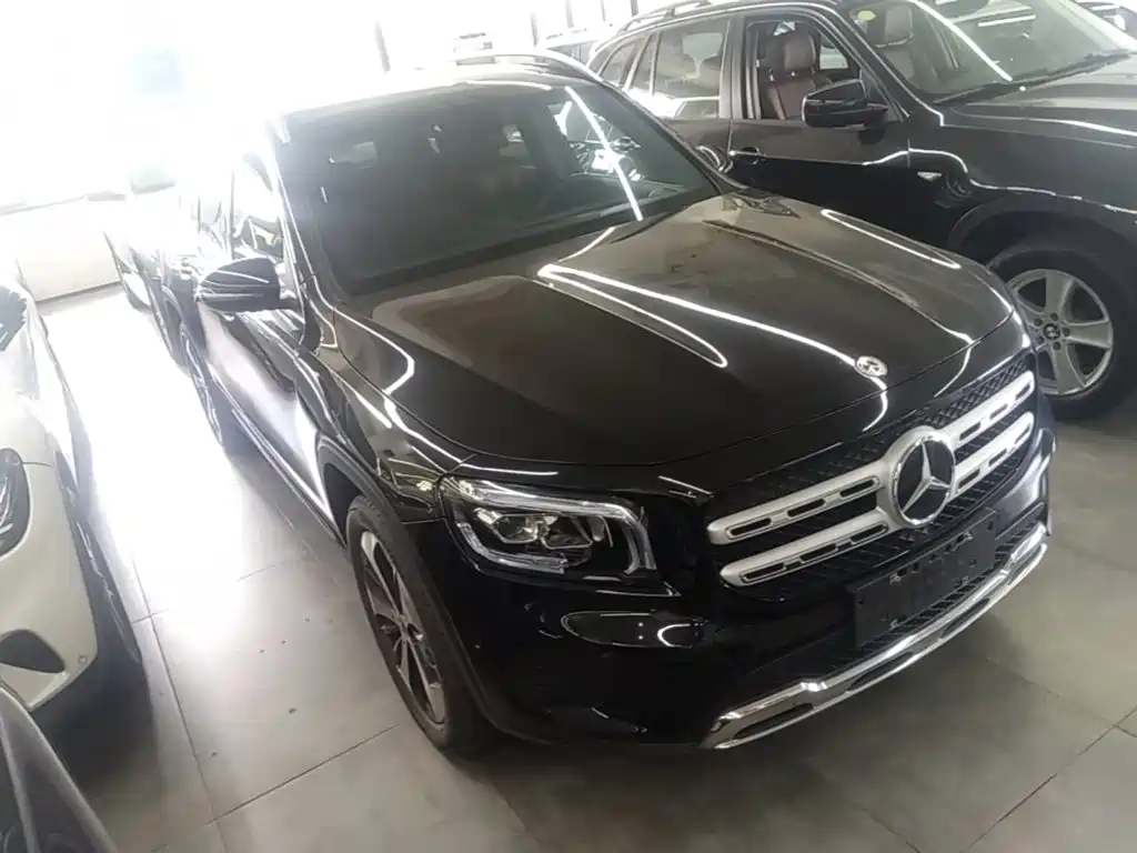 Mercedes-Benz GLB 2023