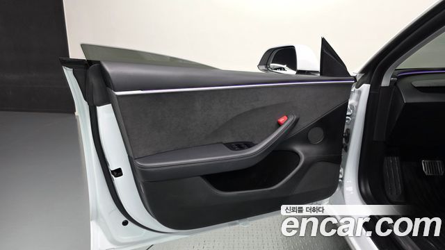 Tesla Model 3 2024