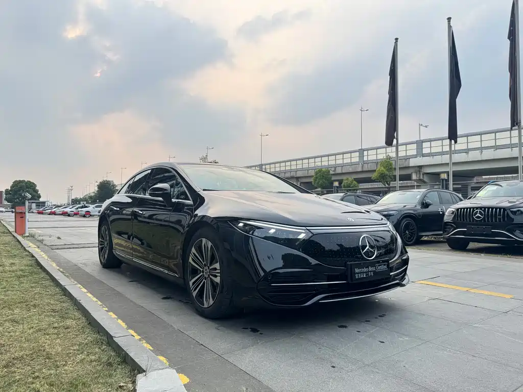 Mercedes-Benz EQS 2024