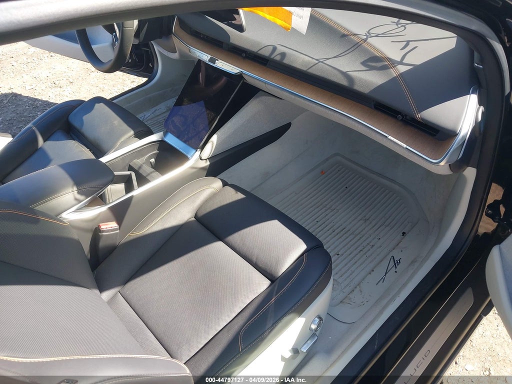 Lucid Air 2025