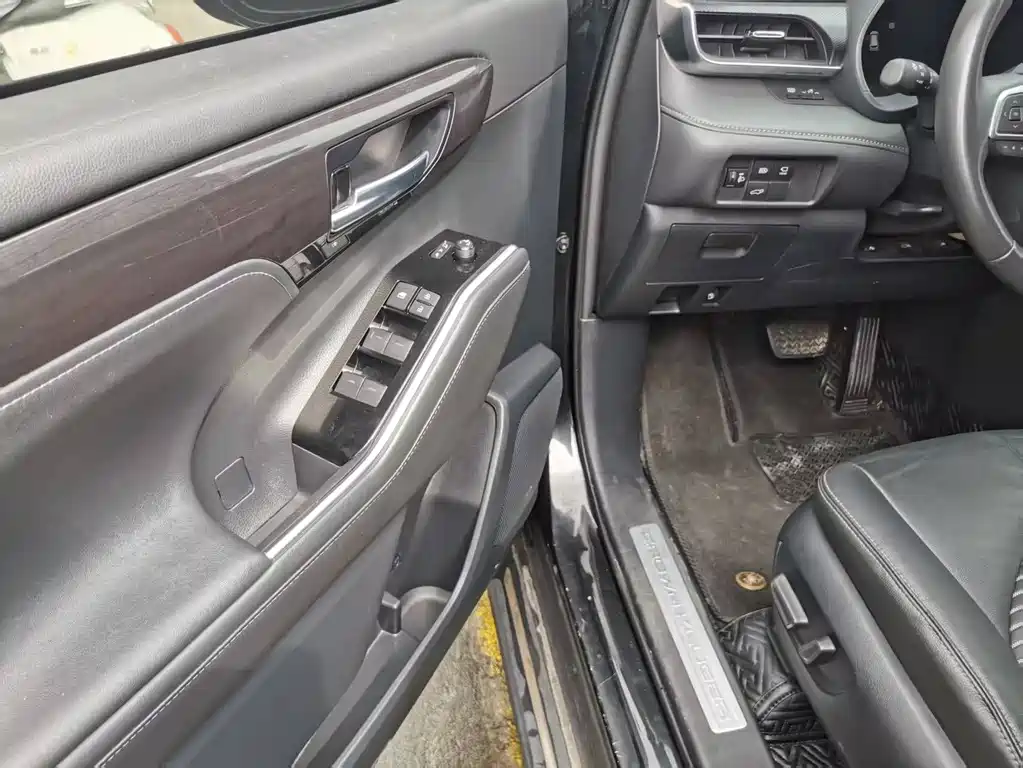 Toyota Crown Kluger 2022