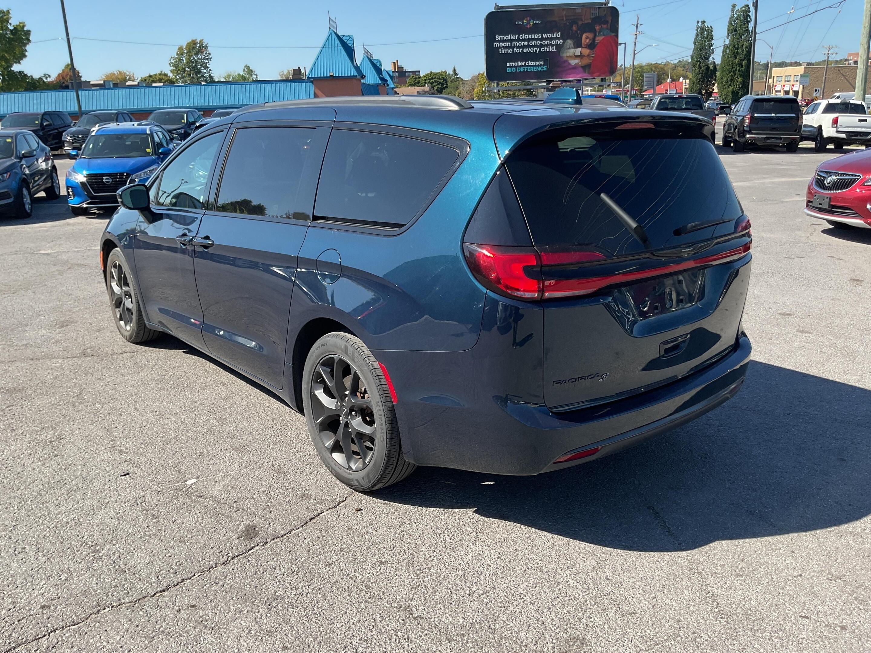 Chrysler Pacifica 2022