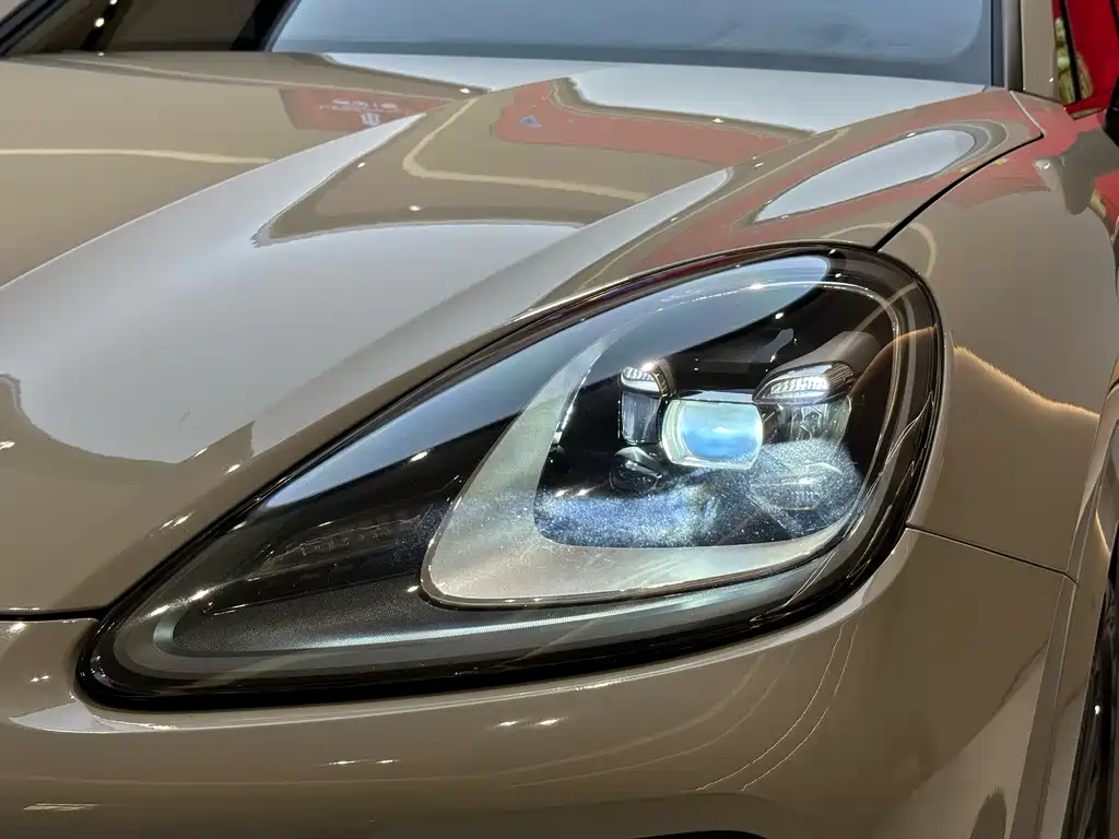 Porsche Cayenne 2021