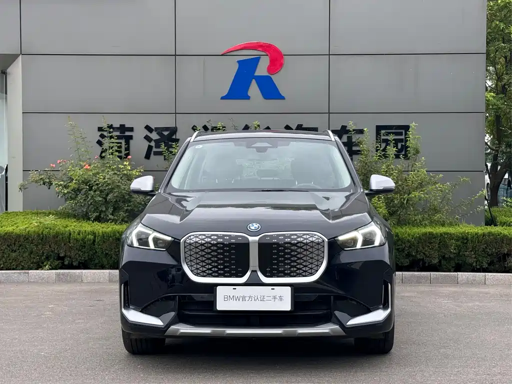BMW iX1 2024