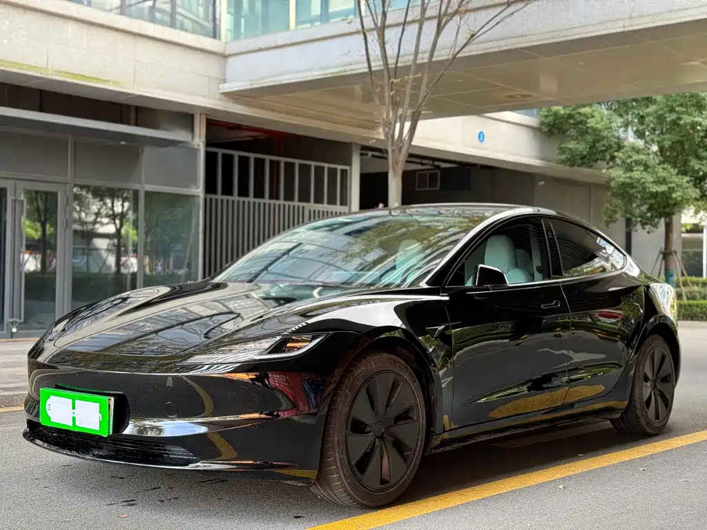 Tesla Model 3 2024
