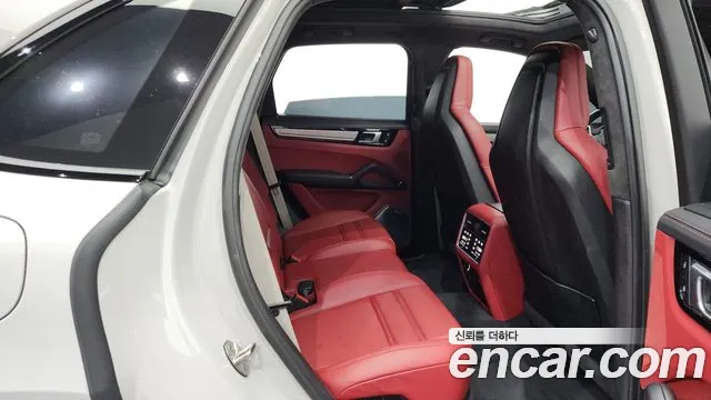 Porsche Cayenne 2022