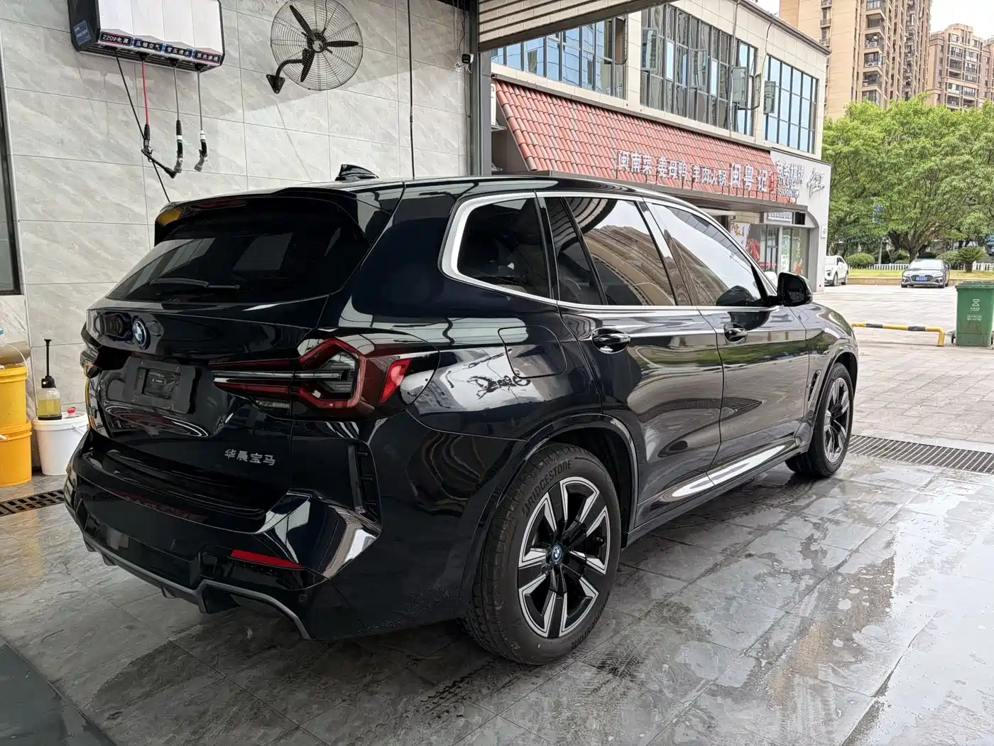BMW iX3 2024
