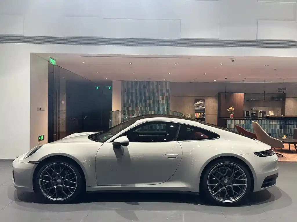Porsche 911 2024