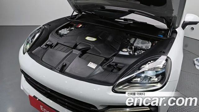 Porsche Cayenne 2021
