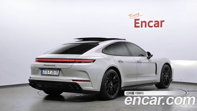 Porsche Panamera 2025