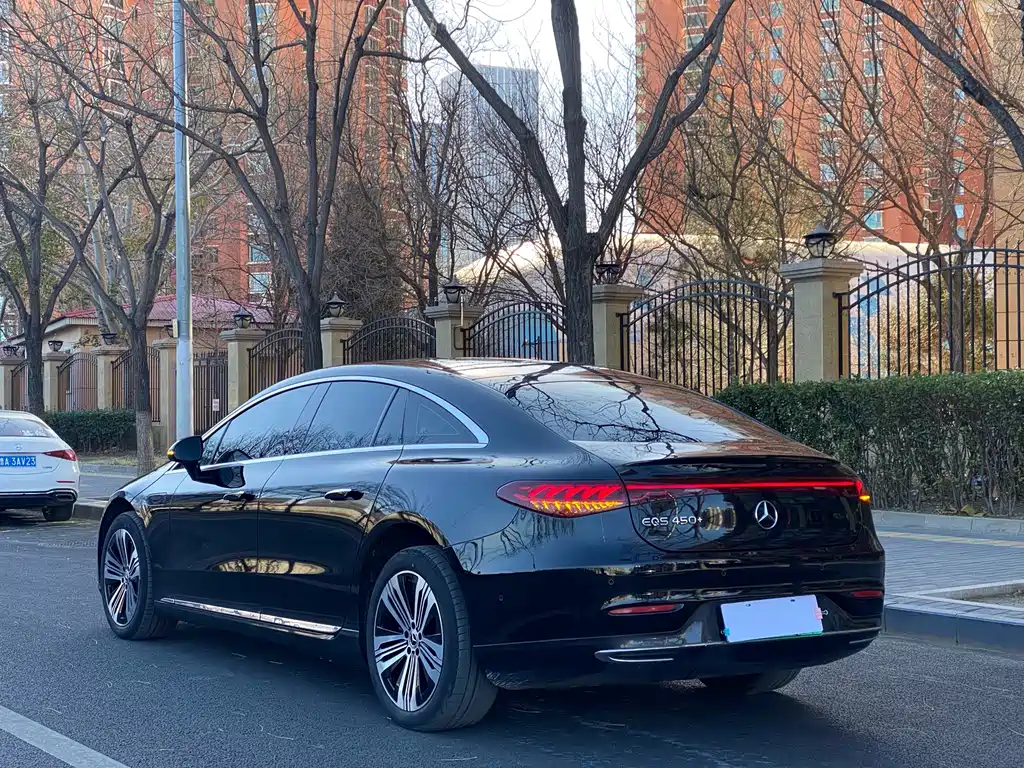 Mercedes-Benz EQS 2024