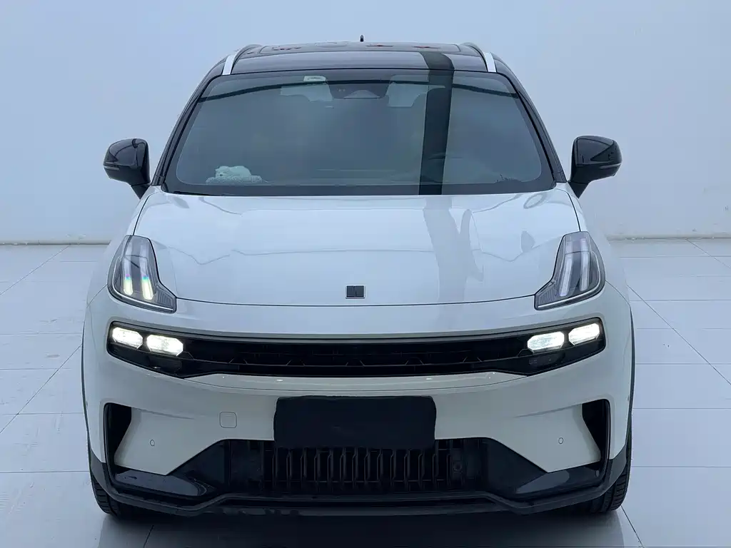 Lynk & Co 06 2023