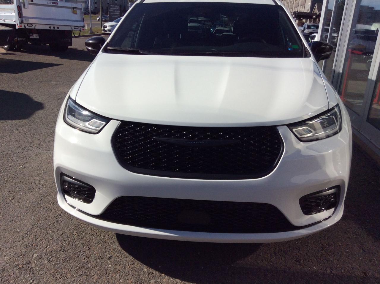 Chrysler Pacifica 2024