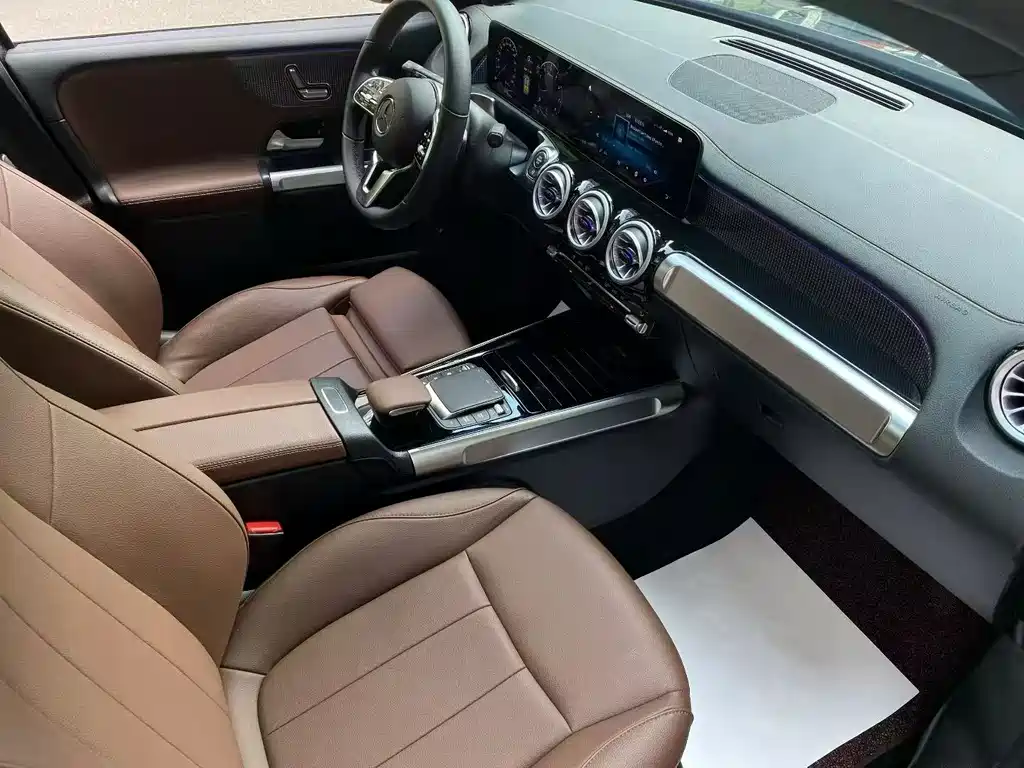Mercedes-Benz GLB 2023