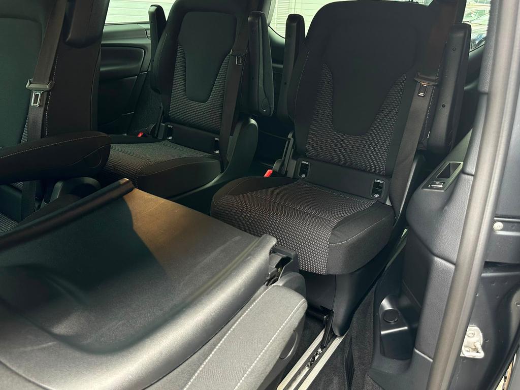 Mercedes-Benz V 300 2022