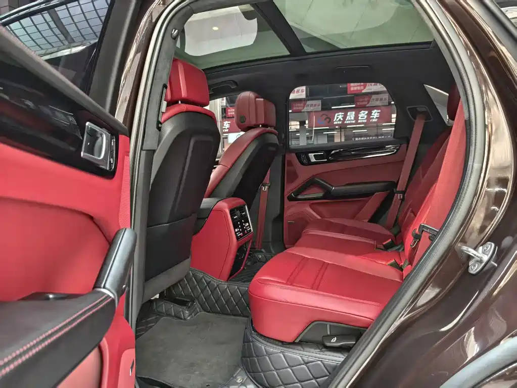 Porsche Cayenne 2023