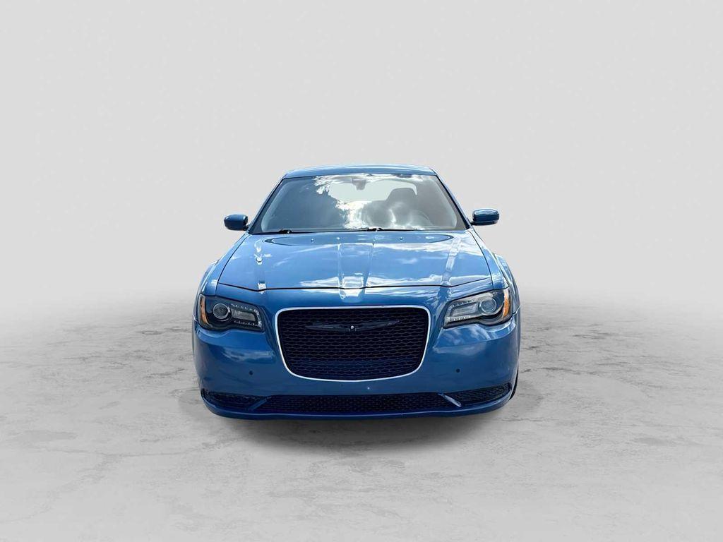 Chrysler 300 2023