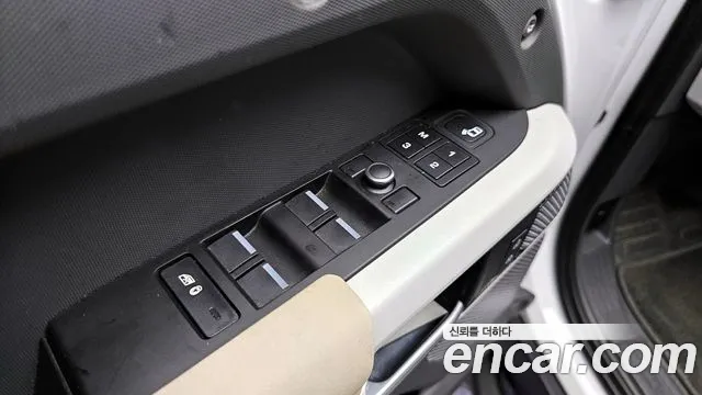 Land Rover Defender 2020