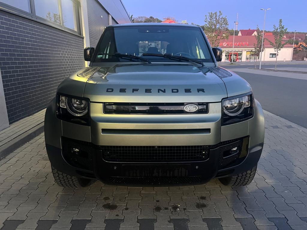 Land Rover Defender 2021