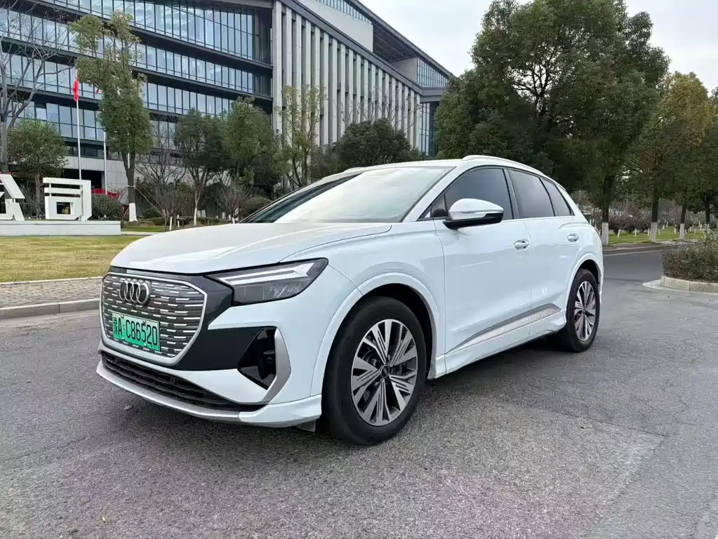 Audi Q4 e-tron 2024