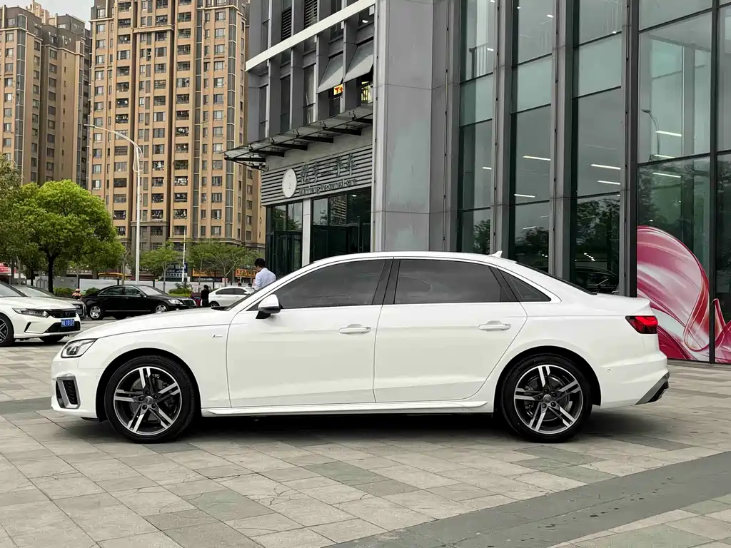 Audi A4 2021