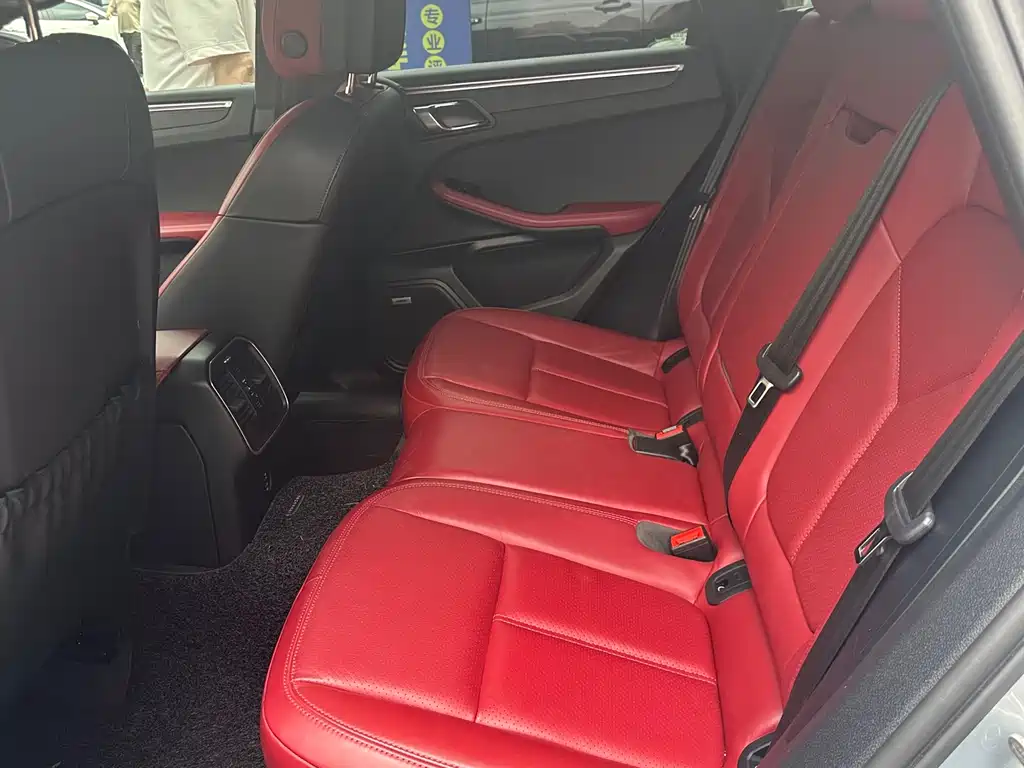 Porsche Macan 2022