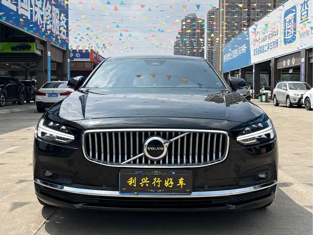 Volvo S90 2023