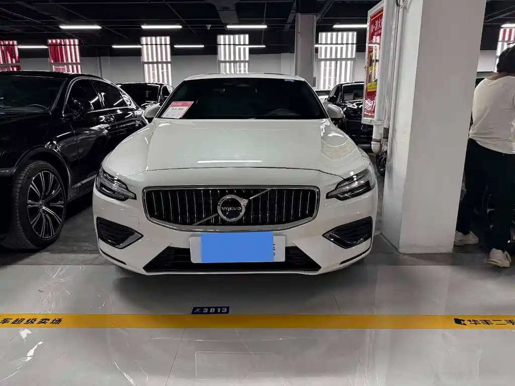 Volvo S60 2024