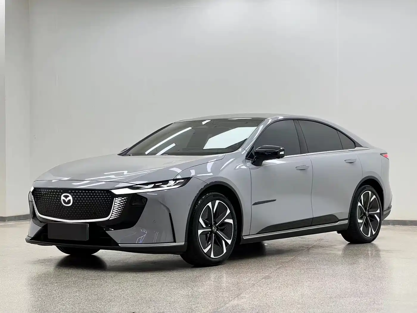 Mazda EZ-6 2025