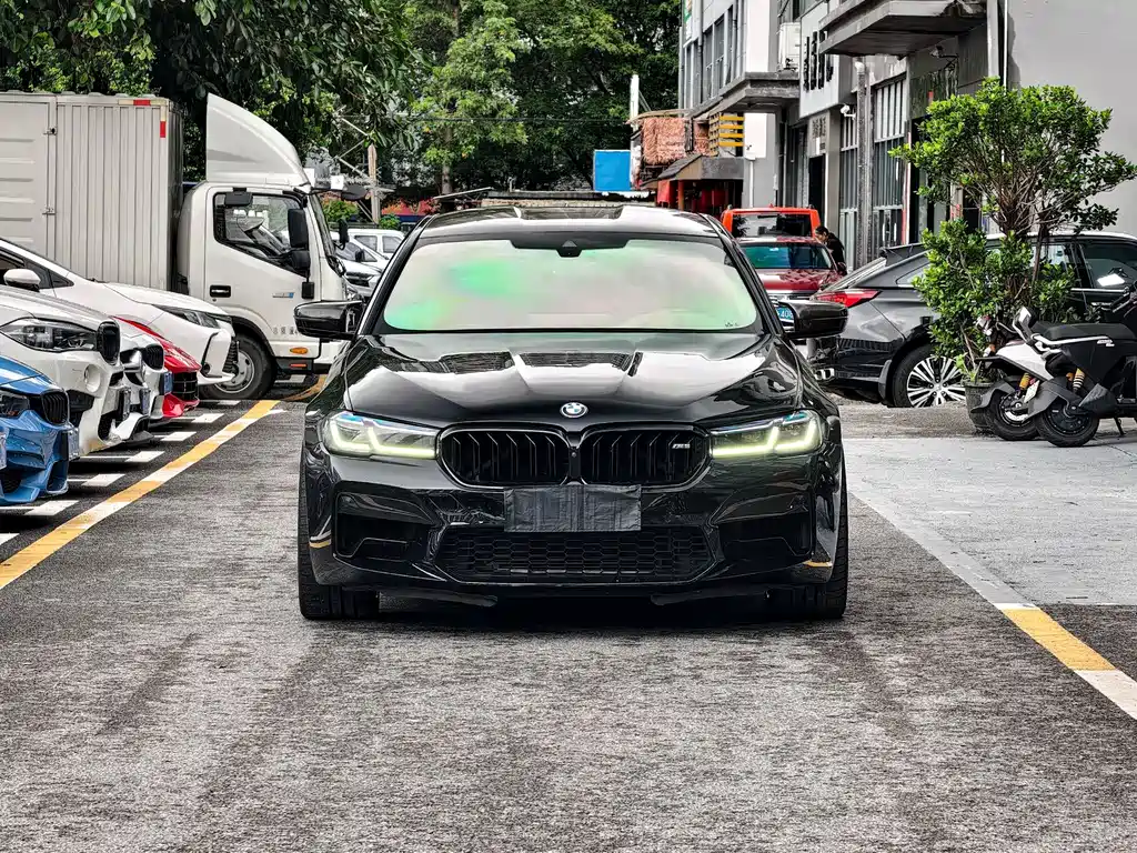 BMW M5 2021