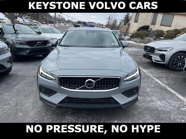Volvo V60 Cross Country 2025