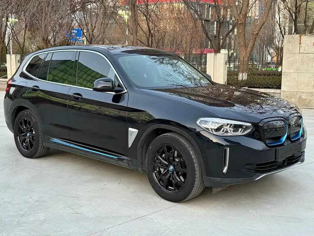 BMW iX3 2021