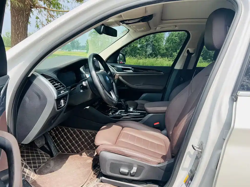 BMW iX3 2021