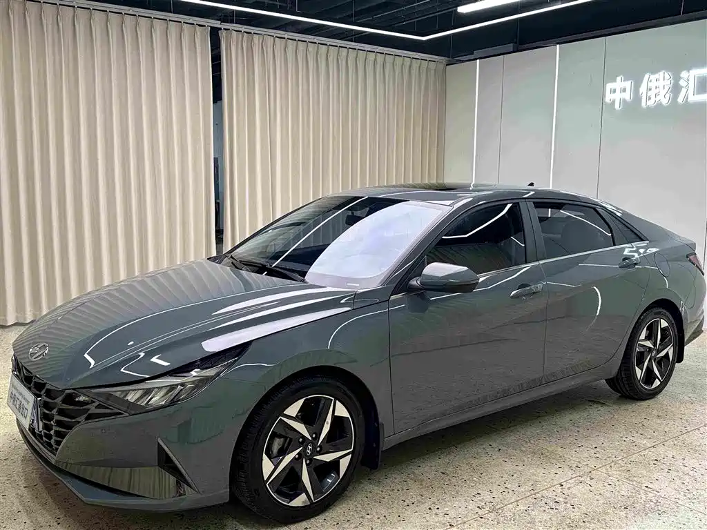 Hyundai Elantra 2022