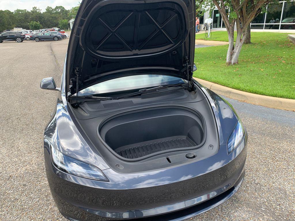 Tesla Model 3 2025