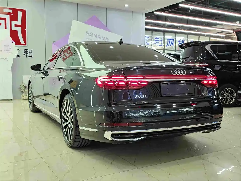 Audi A8 2025