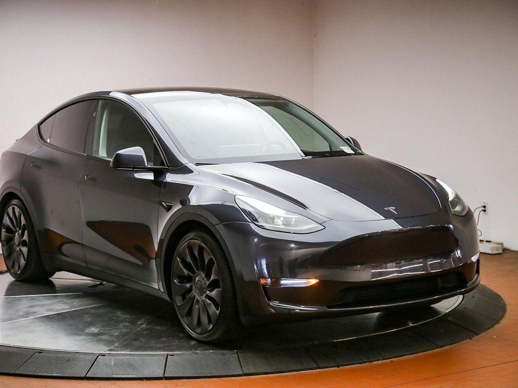 Tesla Model Y 2024