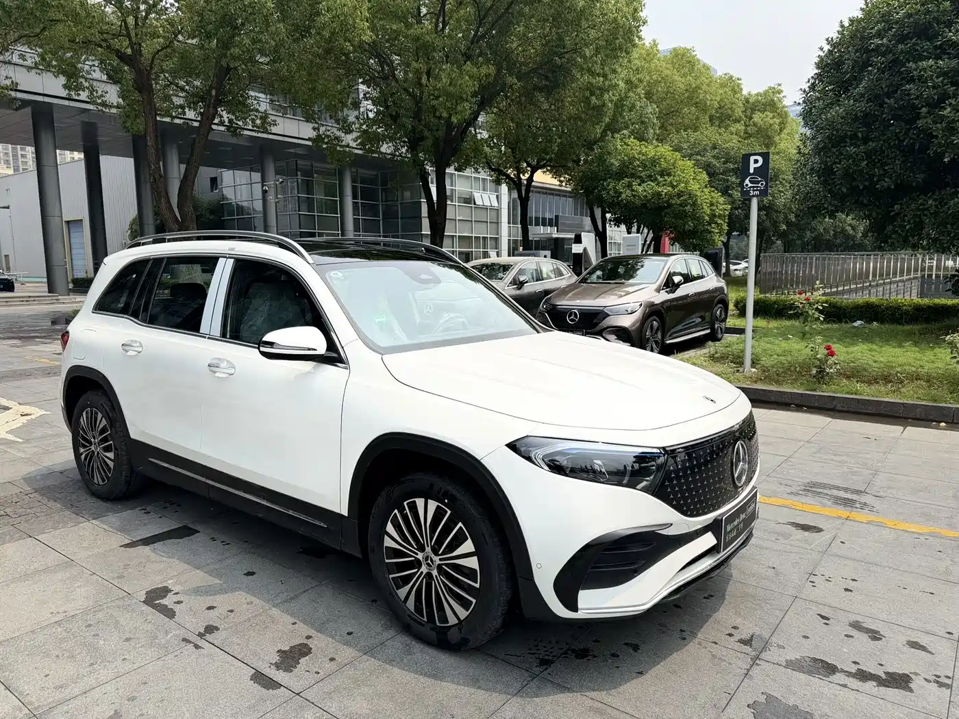 Mercedes-Benz EQB 2026