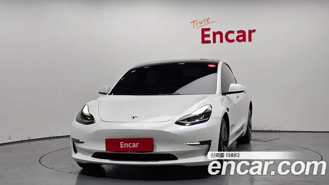 Tesla Model 3 2022