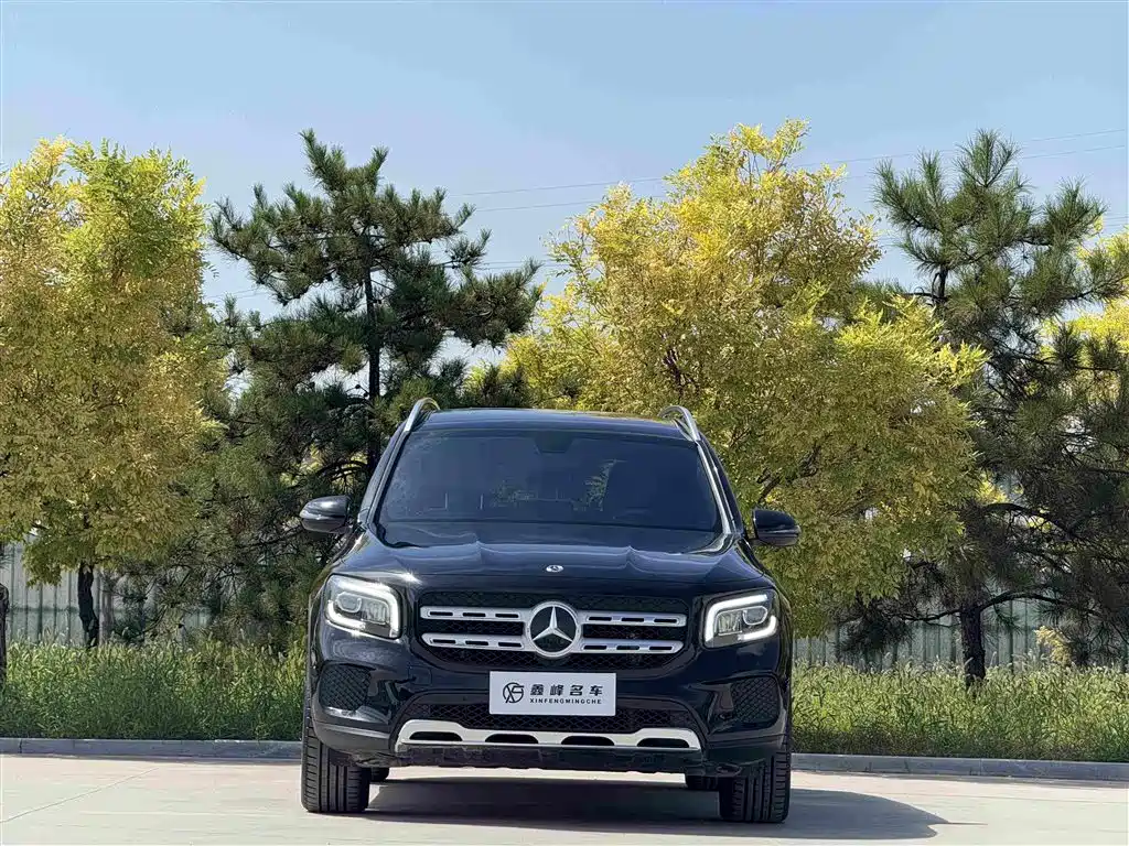 Mercedes-Benz GLB 2023